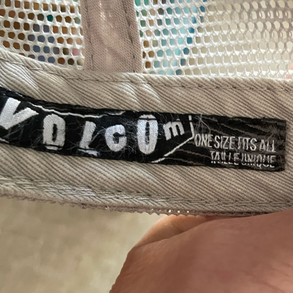 Volcom Hat - Picture 4 of 5